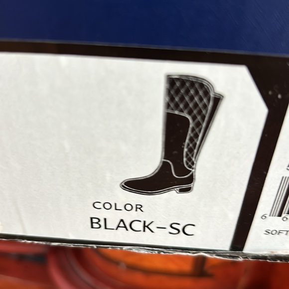 Adrienne Vittadini boots - Picture 8 of 8